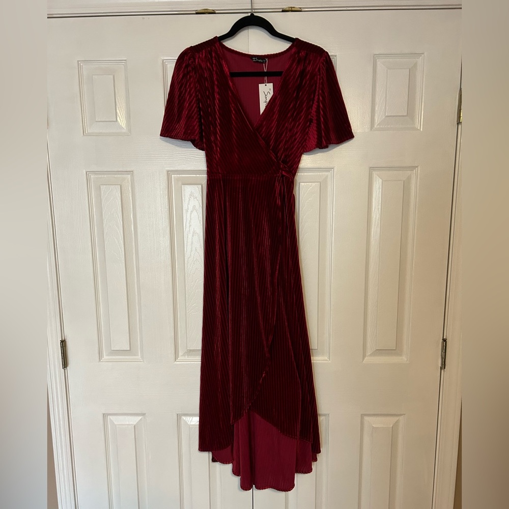 Beautiful Flattering Wrap Short Sleeve Dress
